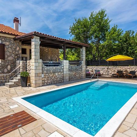 Nice Home In Lakmartin With Outdoor Swimming Pool Exterior foto