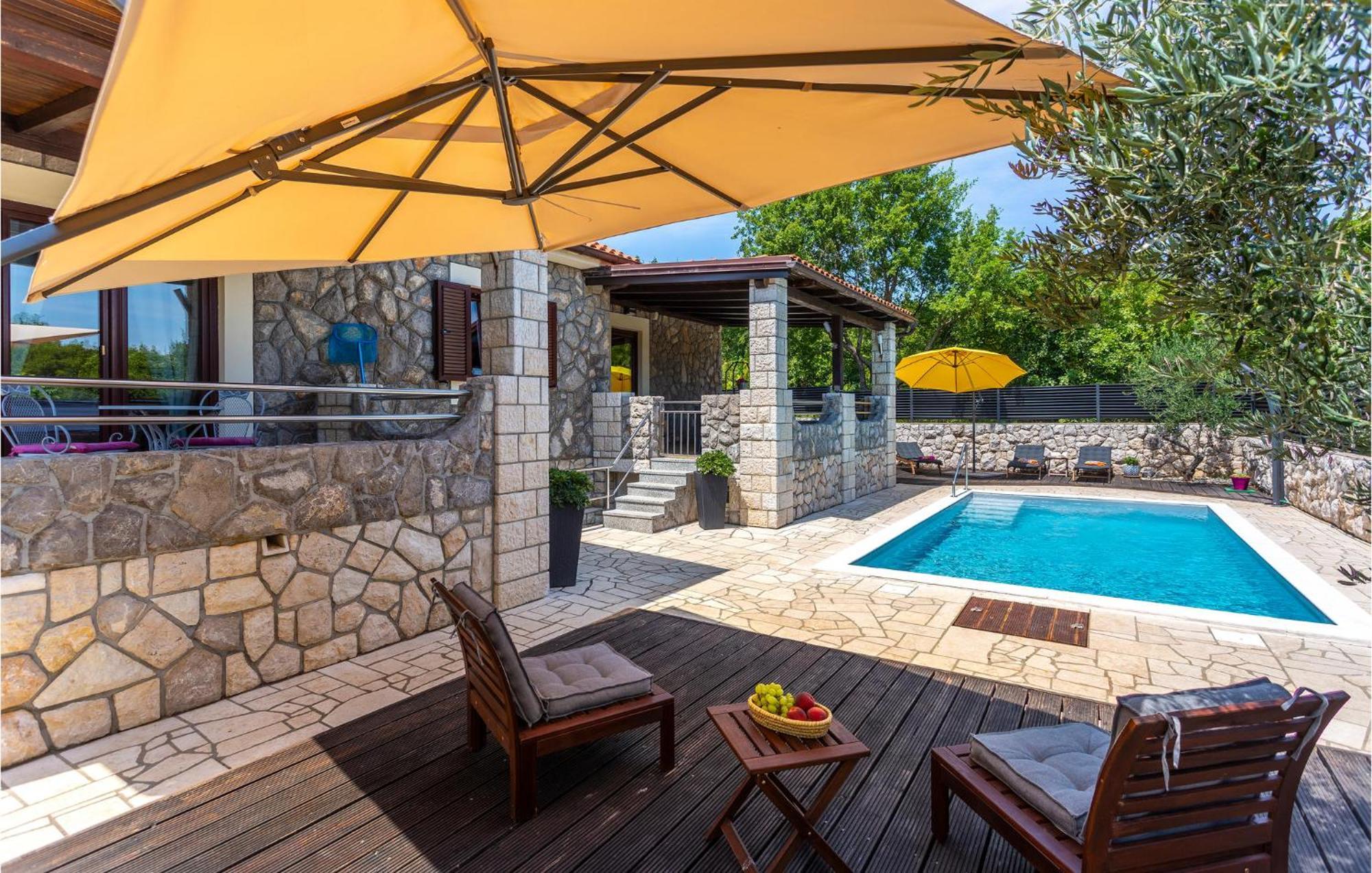 Nice Home In Lakmartin With Outdoor Swimming Pool Exterior foto